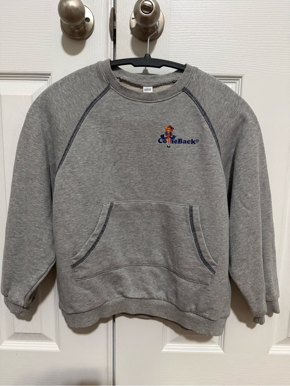 Grey crewneck sweatshirt with embroidered logo #kids #small #6-7yrs